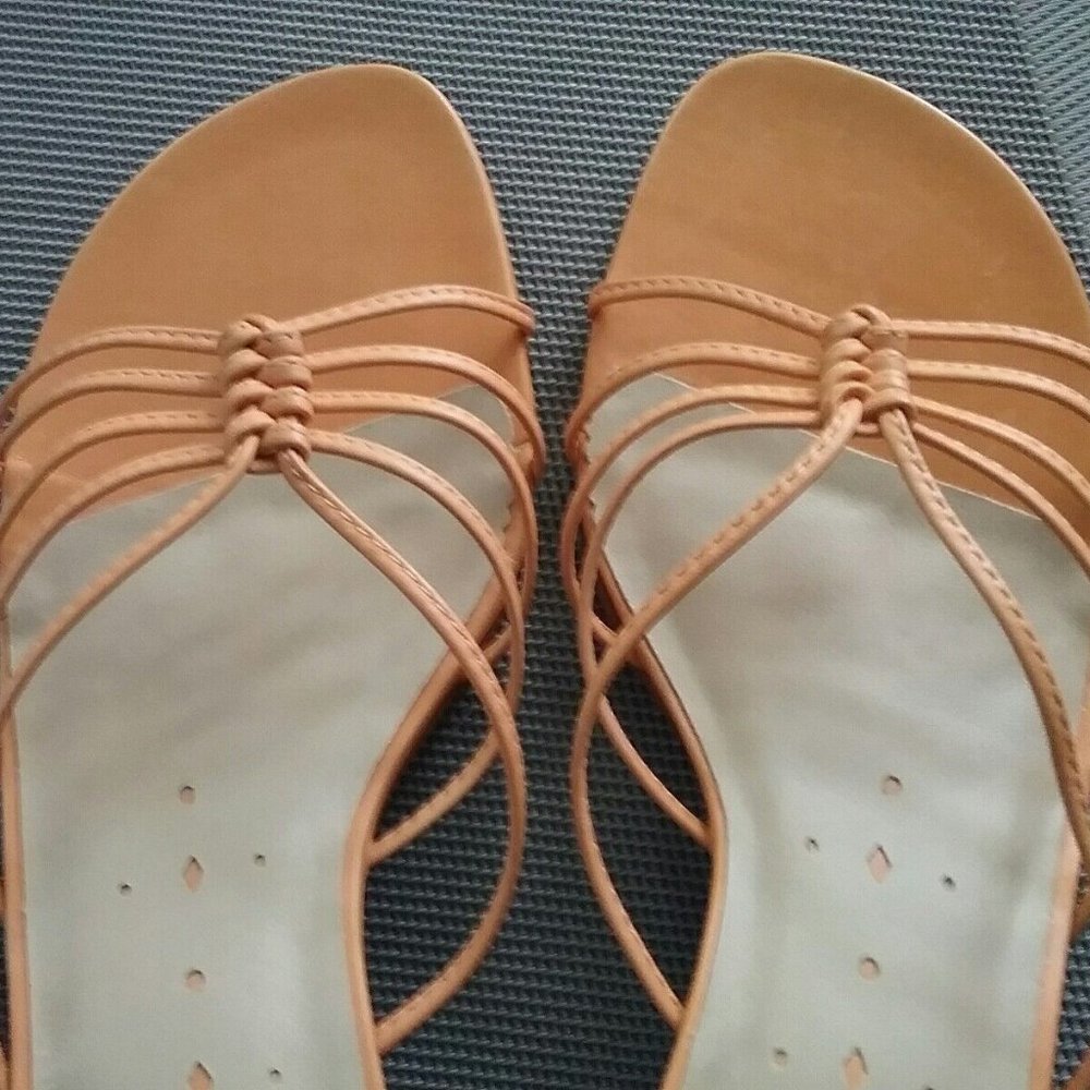 Vintage Pair of Jasmin Kitten Heel Sandals SZ 9M, New in Original Box, SZ 9M